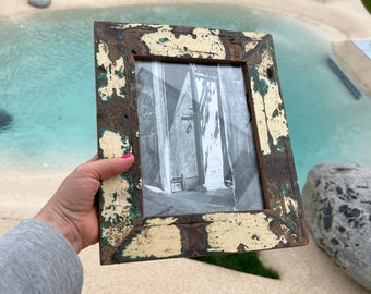 Picture frame made of old found wood, colored, unique (image section 15.5 x 20 cm) old wood, unique piece