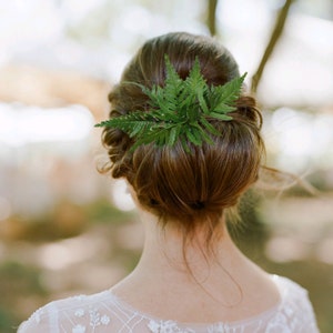 Greenery wedding hair comb Woodland wedding hair comb Fern hair pin Leaf hairpiece Greenery headpiece