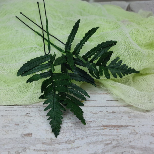 Fern hair pin Greenery floral hair pin Bridal green head piece Leaf hairpiece Greenery headpiece Woodland wedding hair piece