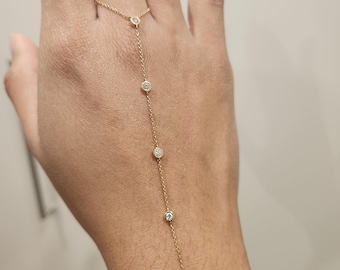 Cadena de mano de oro de 14k con 7 diamantes