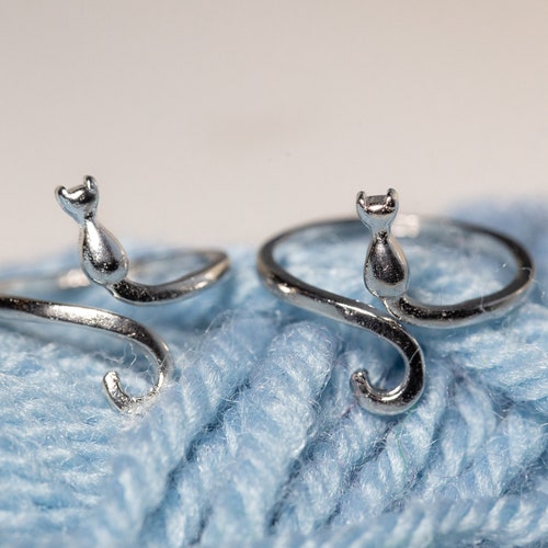 Two 925 Sterling Silver Plated Cat Yarn Guide Rings: Adjustable Knitting Crochet Tension Helper