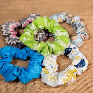 Catnip Cat Toy Scrunchies | Set of 2, Filled with Catnip and Buckwheat Hulls