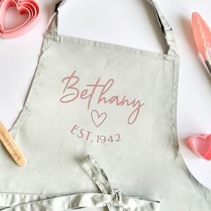 Personalised Apron with name and date, Baking, Customised Apron, Cooking Gift, Baking Gift, Gift for her, Kitchen Apron