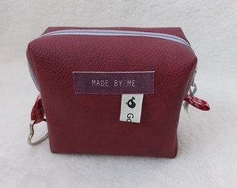 Boxy- Bag, Kosmetiktasche, Universal Tasche, Kabeltasche, Schminktasche, je Schwarz oder Rot