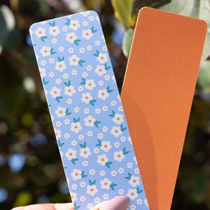 Daisy Flower Bookmark / Bookish / Book Lover Gift / Quality Bookmark / Vibrant Bookmark / Double-Sided Bookmark / Thick Bookmark