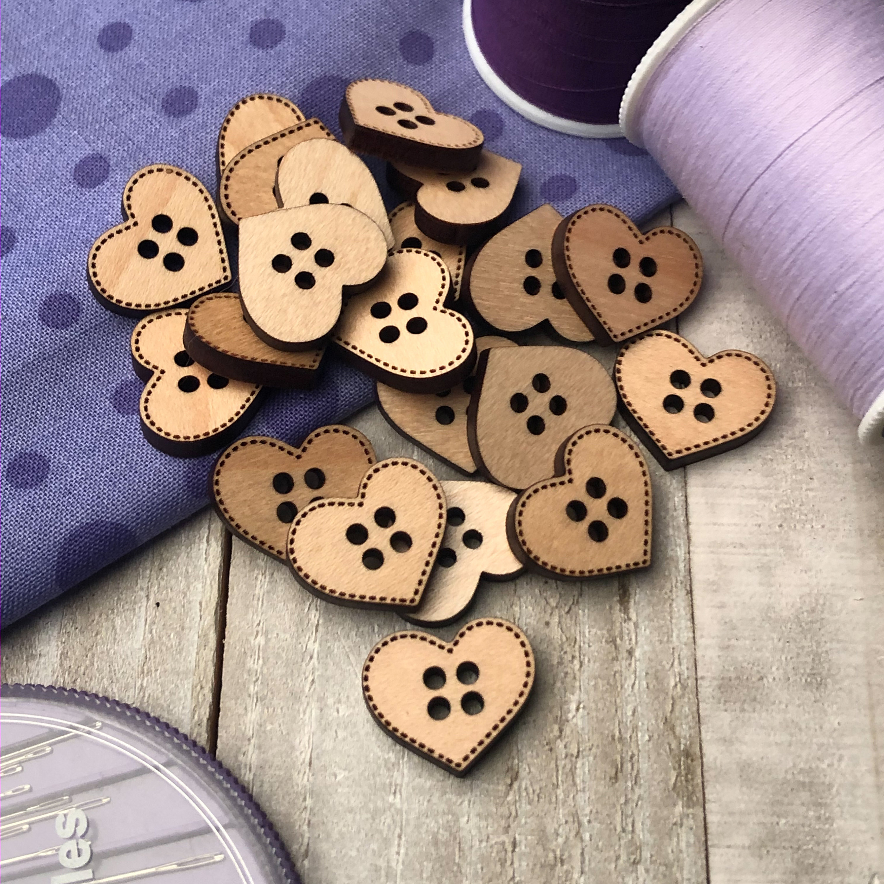 Heart Shaped Buttons - 100 Pcs 1618mm Wooden Colorful 2 Holes Mixed Decorative Buttons for DIY Sewing & Wood Crafts OUSBA Vintage Flower Painting