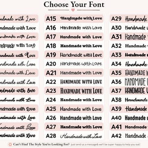Puede incluir: Una tabla de selecci&oacute;n de fuentes titulada Choose Your Font, que muestra cuarenta y dos muestras de texto negro de la frase Handmade with Love, numeradas de A1 a A42, dispuestas en tres columnas sobre un fondo claro con un peque&ntilde;o icono de coraz&oacute;n.
