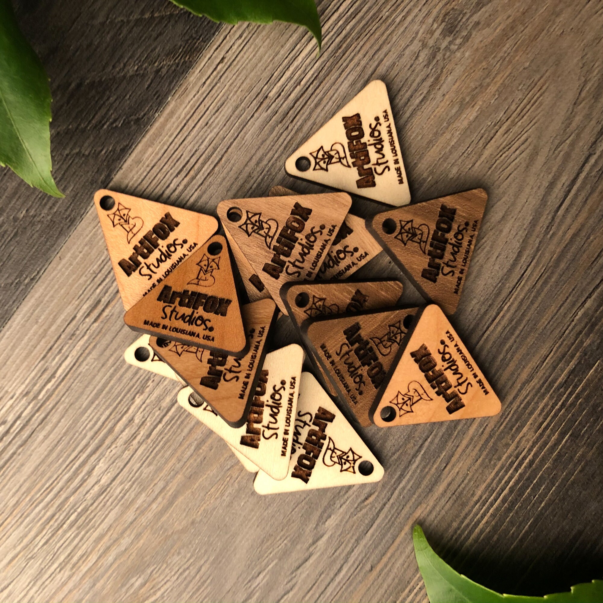 Customized Triangular Wooden Product Tags for Handmade Items, Personalized  Wood Buttons for Knitted and Crochet Items, Triangle Shaped Tags 