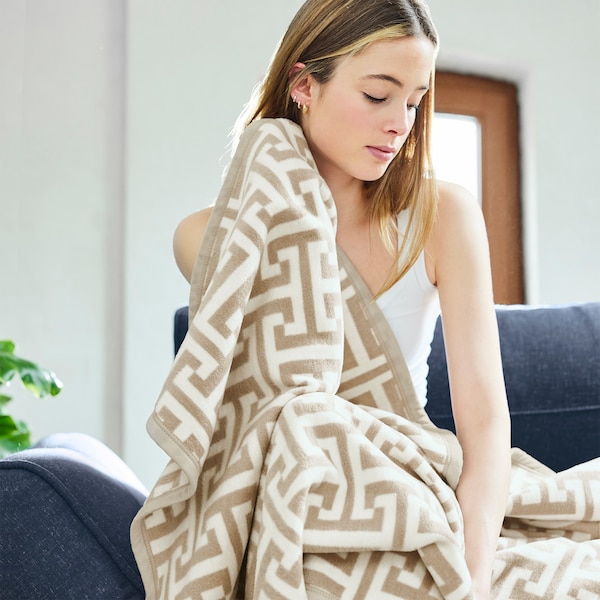 Cambridge by IBENA Neutral Greek Key | Home Decor | Soft Throw Blanket