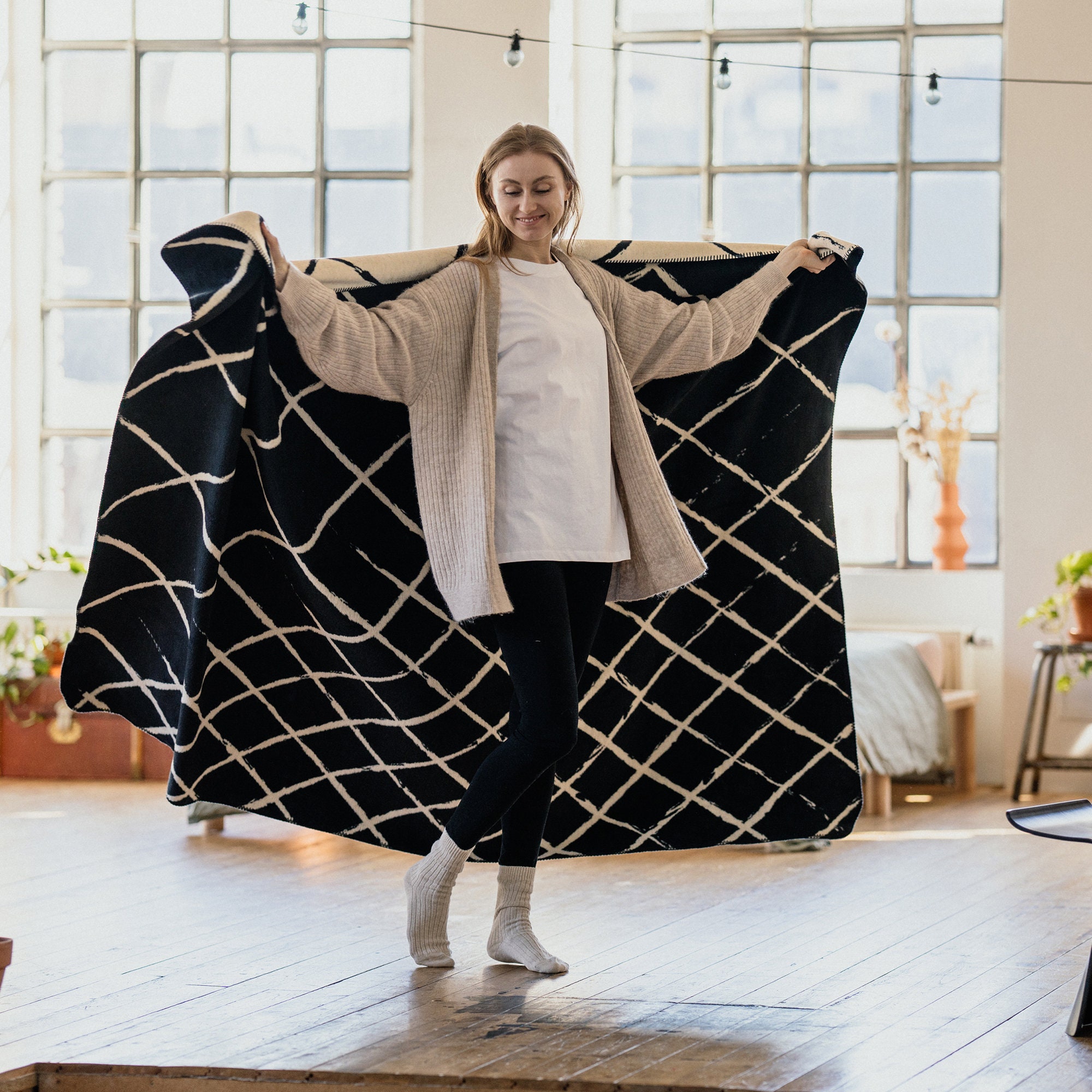 bastisRIKE THE GRID コットンブランケット 楽天市場】bastisRIKE | THE GRID - COTTON BLANKET (light grey