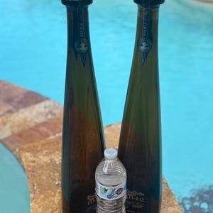 Lot van 2 Don Julio Anejo 1,75 lege magnum tequilaflessen