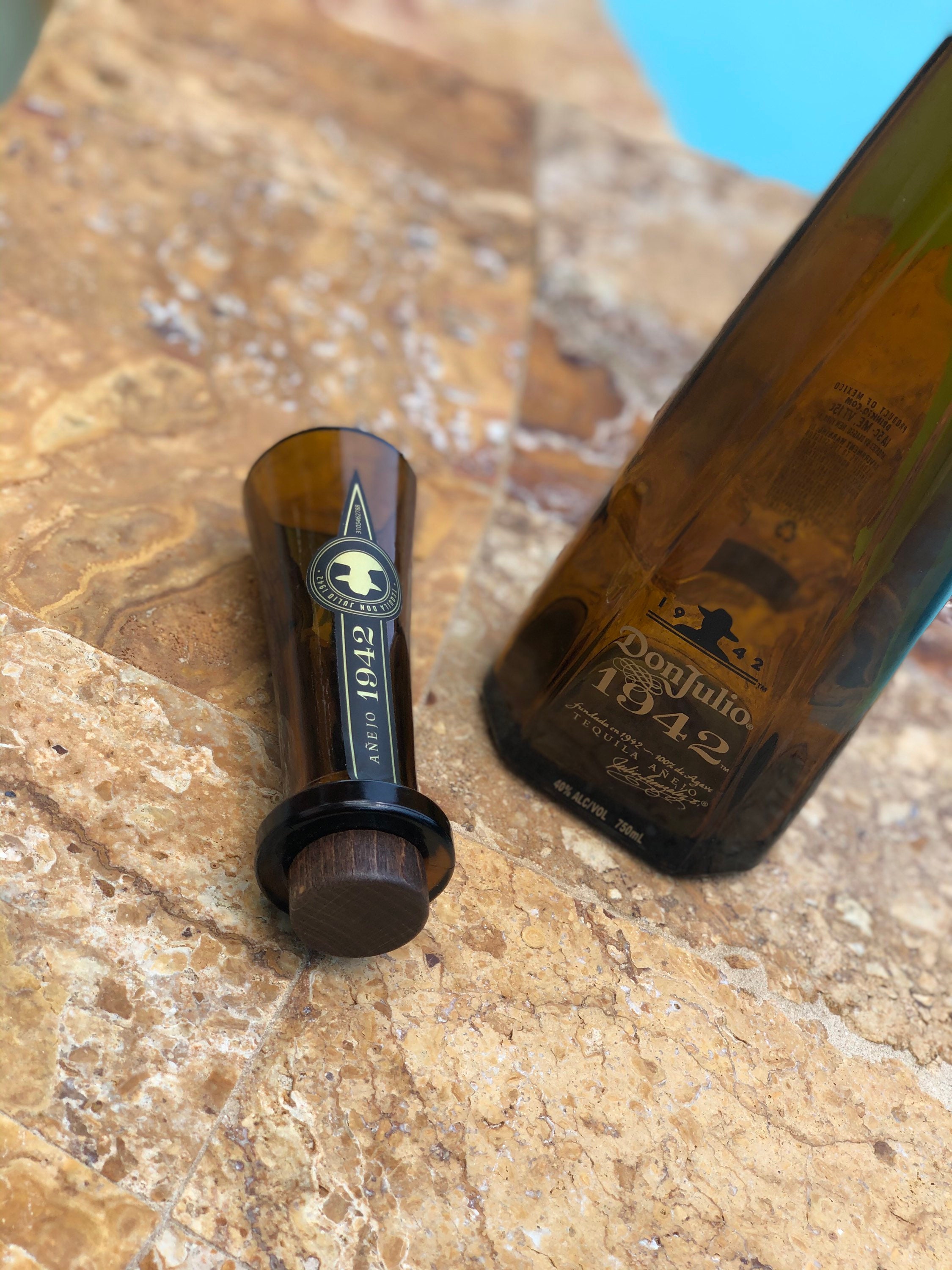 【新品・未使用】Don Julio ショットグラストレイ Pair Don Julio 1942 Tequila Shot Glass Flight Holder Wood