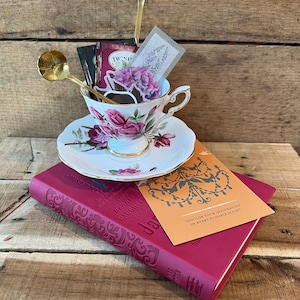 Jane Austen Gift, Tea Time with Jane Gift, Jane Austen Gift Set: Pride and Prejudice, Date with a Book