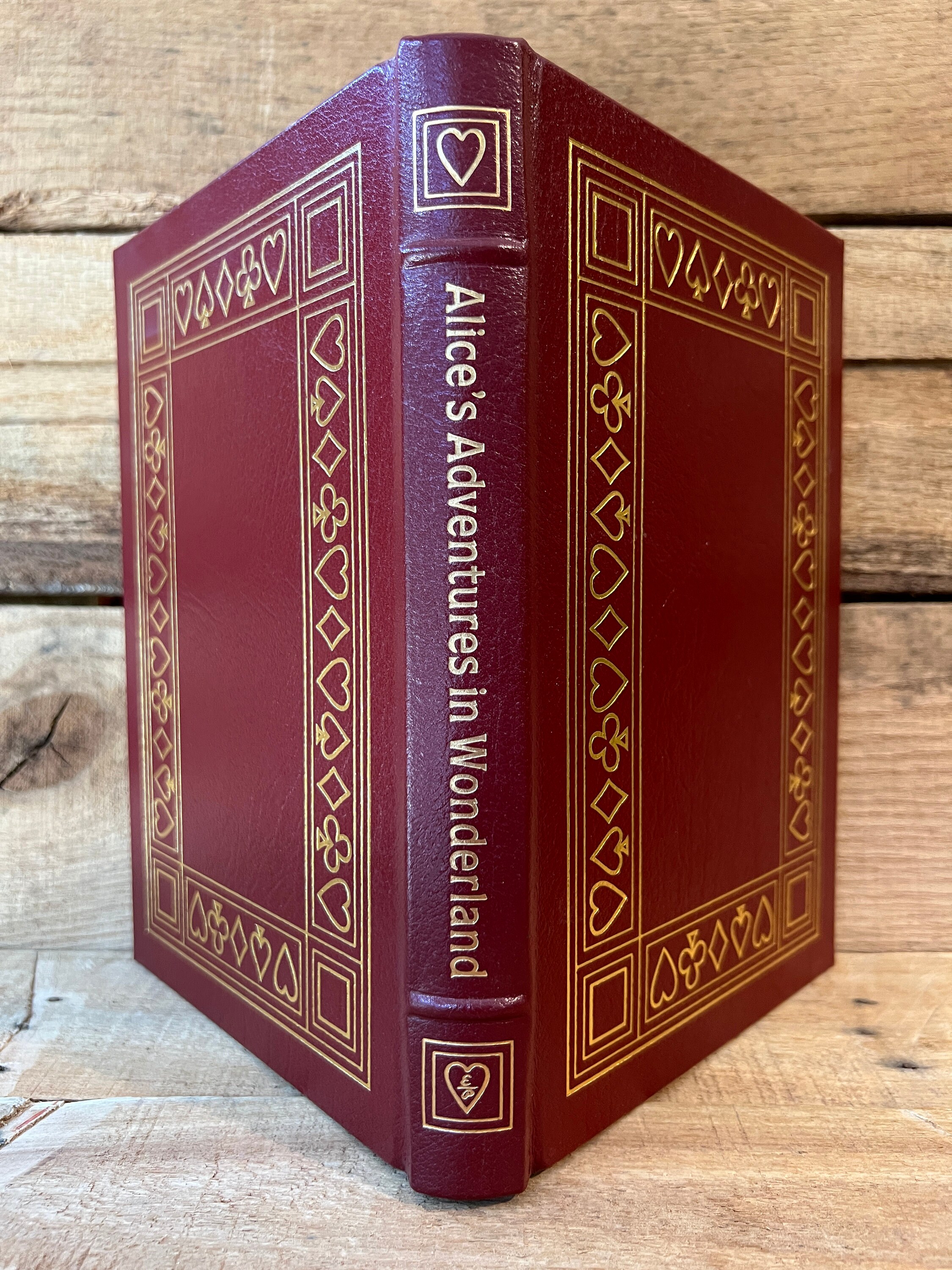 洋書 Alicen Alice's Adventures in Wonderland by Lewis Carroll: the Easton