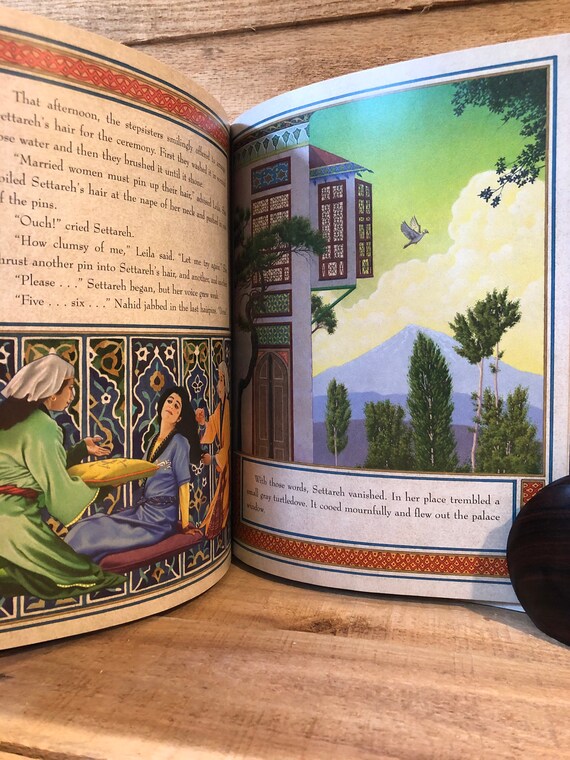 The Persian Cinderella Illustrated by Robert Florczak: With Dust