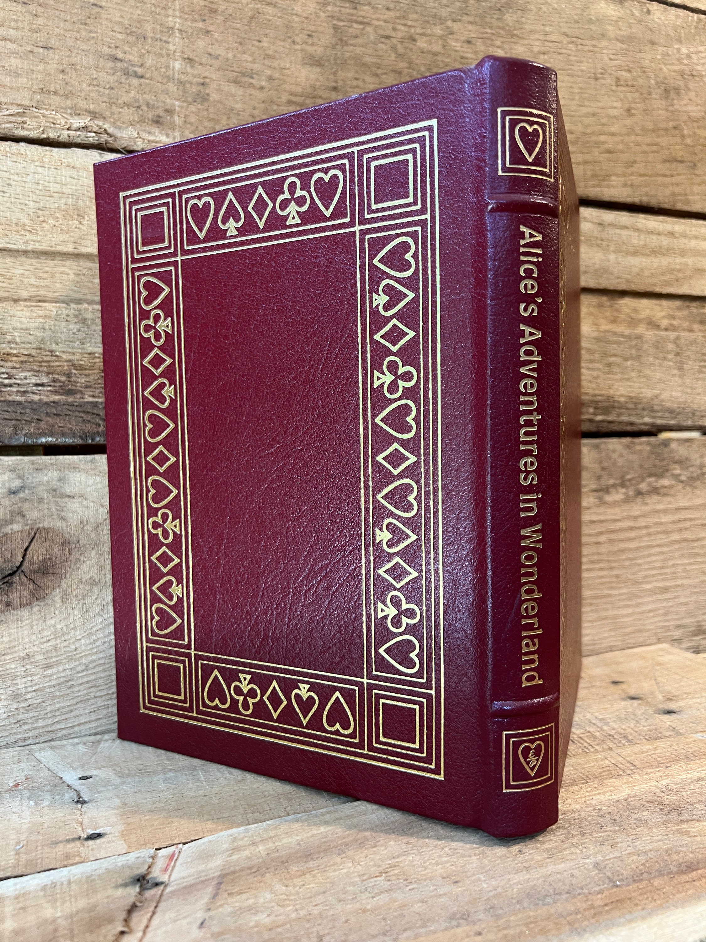 洋書 Alicen Alice's Adventures in Wonderland by Lewis Carroll: the Easton