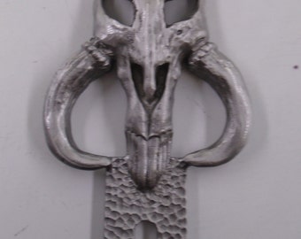 Adorno para matrícula de la guerra de las galaxias mandalorian calavera de mythasaur