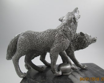 seltene Wölfe Yellowstone Coyotes Auto Kühlerfigur