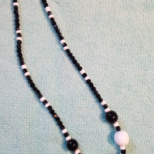 Vintage Black Onyx and White Glass Beaded Necklace