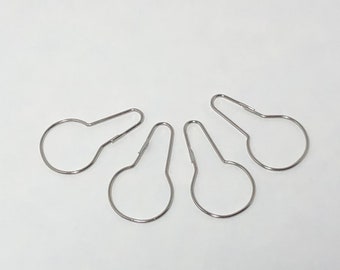 Four 4 Hooks / Quatre 4 Crochets