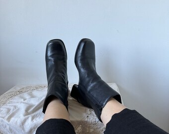 90s Leather Ankle Boots in Black by Naturalizer