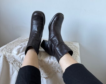 Brown 90s Square Toed Heeled Booties