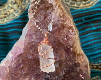 Clear Quartz Crystal Necklace, Wire wrapped Crystal Pointe, Boho Necklace, Crystal Necklace, Healing Crystals & Stones, Gemstone Necklace