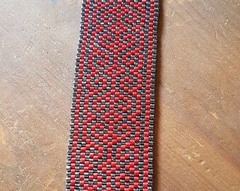 Red & Gunmetal Peyote Stitch Bracelet