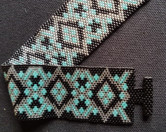 Diamond Pattern Peyote Stitch Bracelet