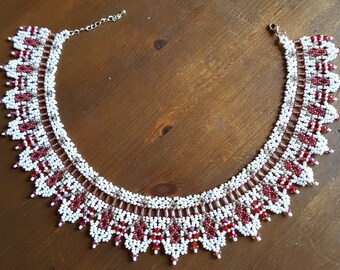 Pretty Netting Collar Necklace