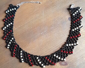 Netting & Pearl Collar Necklace