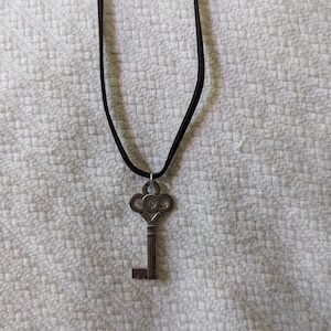 Skeleton key necklace silver witchcore accessories goblincore whimsical