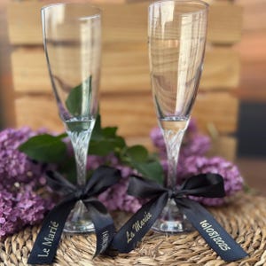Marque place ruban satin personnalisé. noeud, verre, prénom, mariage, bapteme, communion...