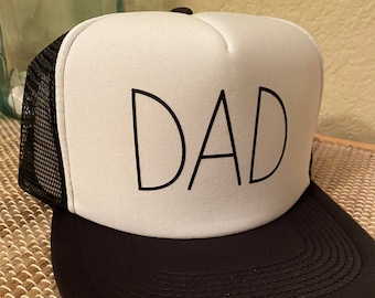 Casquette trucker snapback - avec « DAD » sur le devant