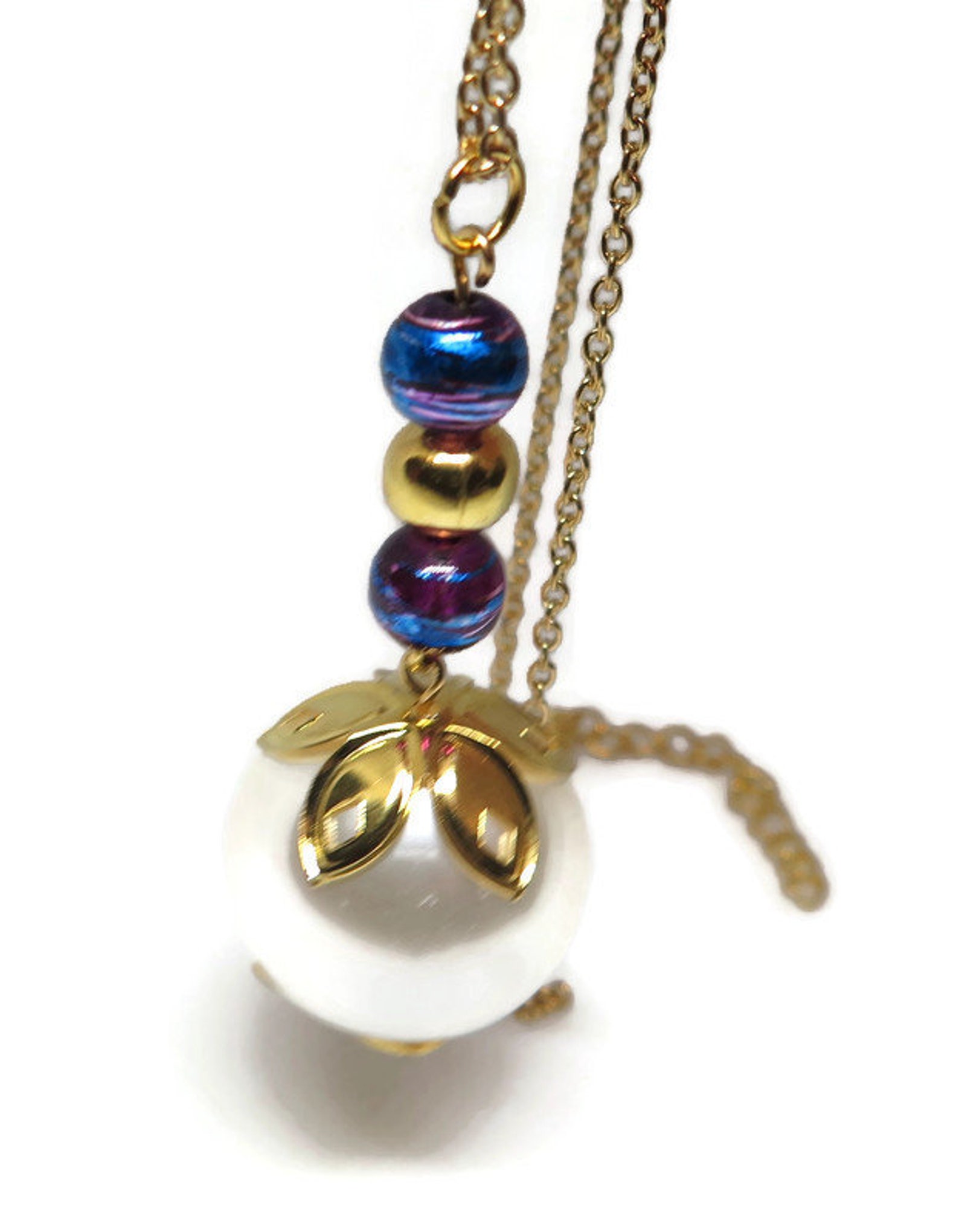 Collier BELLE MISS chaine ronde couleur or plastron émail nacre beige