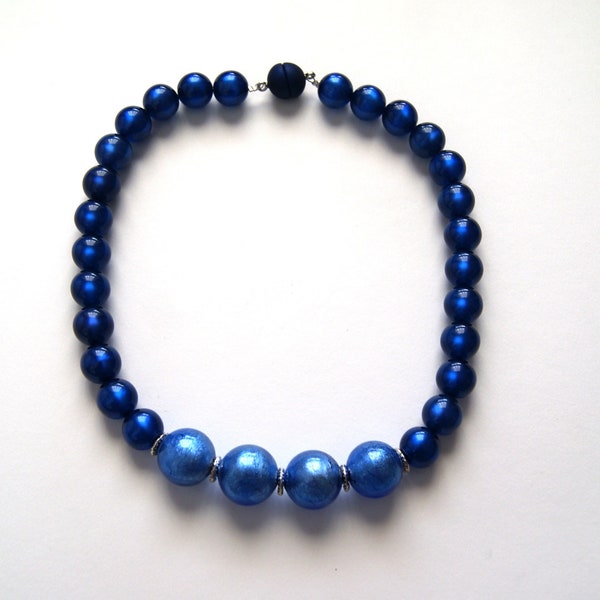 Polariskette blau Polaris Perlen glänzend Statementkette mit Murano Glasperlen handmade Metallscheiben Halskette mit Polaris Perlen