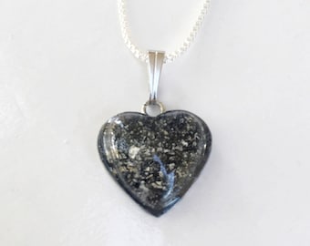 Heart Ash Necklace - Ash Jewelry - Urn Necklace - Cremation Necklace - Cremation Jewelry - Raw Stone