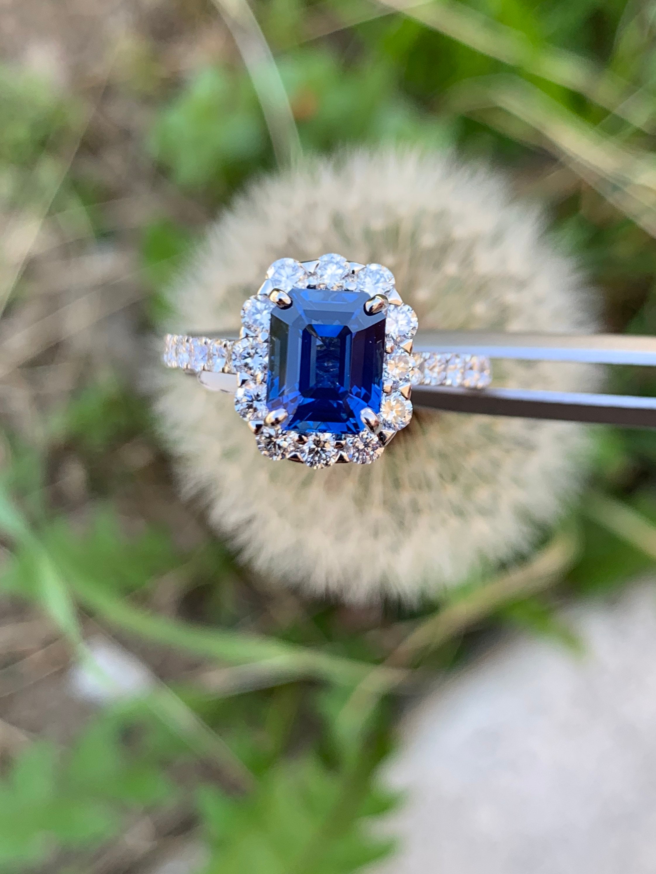 エメラルドカットサファイア婚約指輪、サファイアダイヤモンドリング