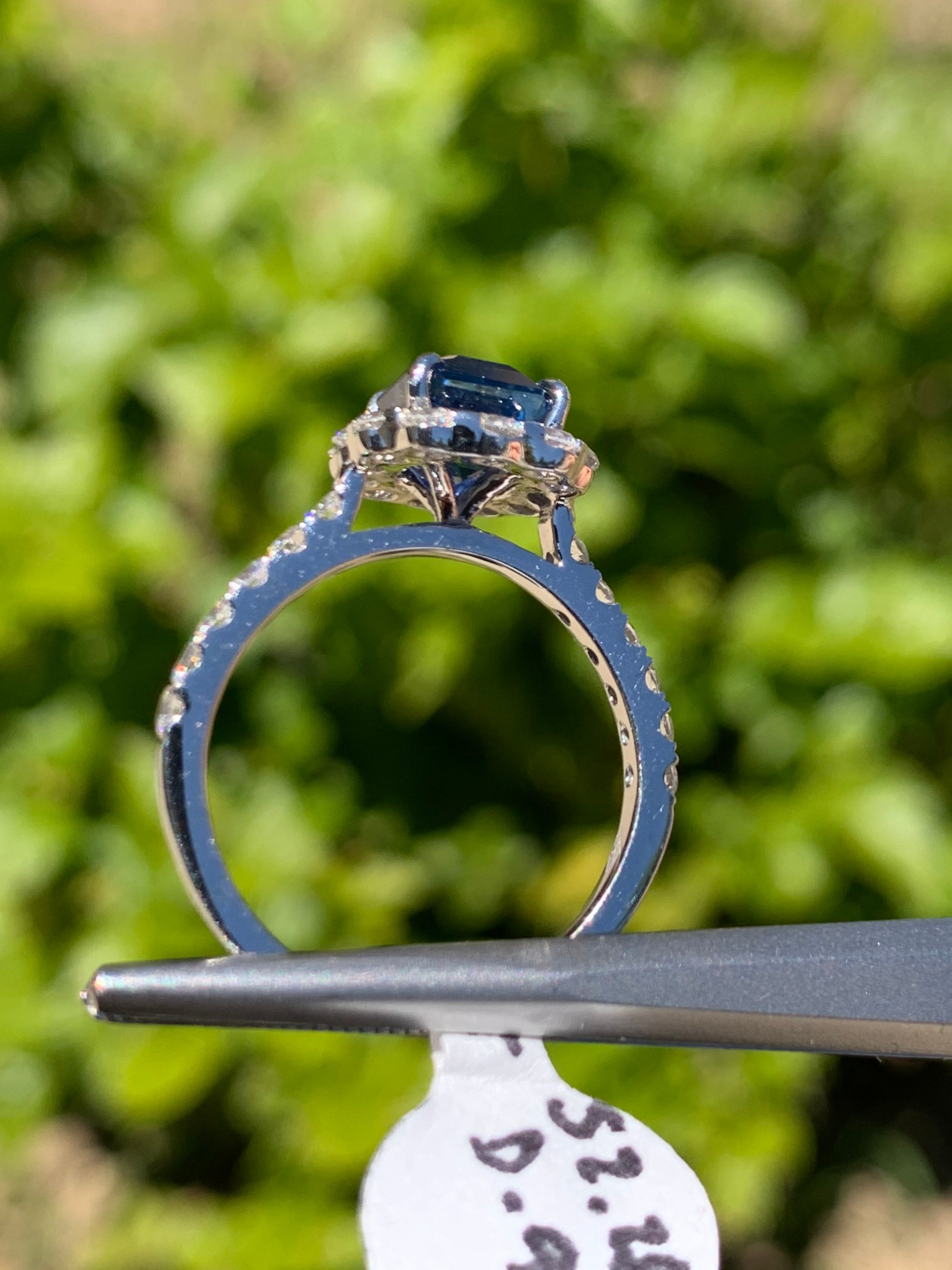 エメラルドカットサファイア婚約指輪、サファイアダイヤモンドリング
