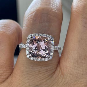 Pink Morganite Ring, Cushion Cut Morganite Engagement Ring, 14K White Gold Cushion Halo Morganite and Diamond Ring Bild 7