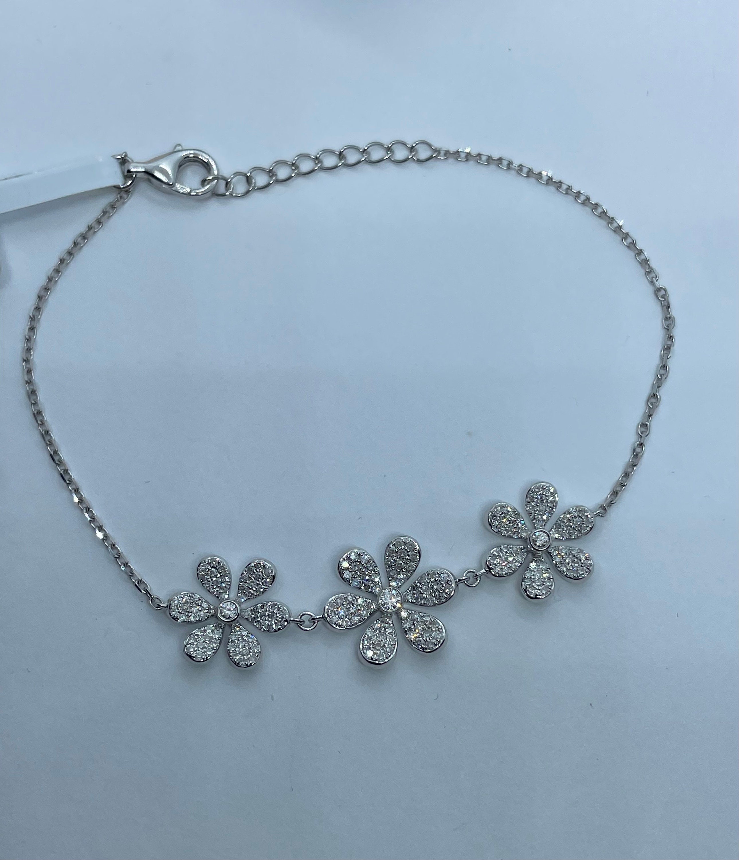 デイジーフラワーダイヤモンドブレスレット、14Kホワイトゴールド