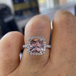Pink Morganite Ring, Cushion Cut Morganite Engagement Ring, 14K White Gold Cushion Halo Morganite and Diamond Ring Bild 2
