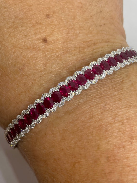 23.27 Carat Oval Ruby and 2.04ct Round Diamond 14kt White Gold Tennis  Bracelet For Sale at 1stDibs | diamond and ruby tennis bracelet, oval tennis  bracelet, round brilliant 8.00 ctw vs2 clarity,