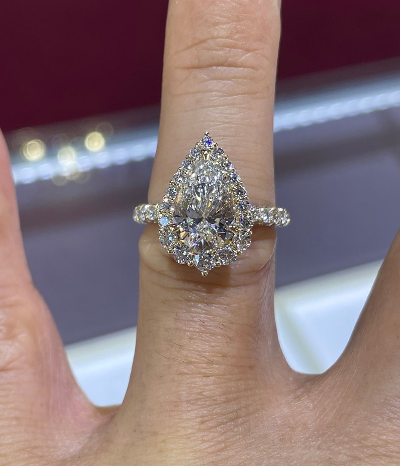 IGI Certified 2.51 Carat Pear Lab Grown Diamond Engagement Ring, 18K ...