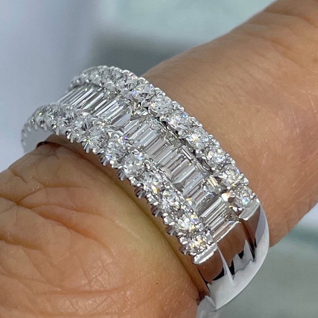 Baguette cut diamond band deals