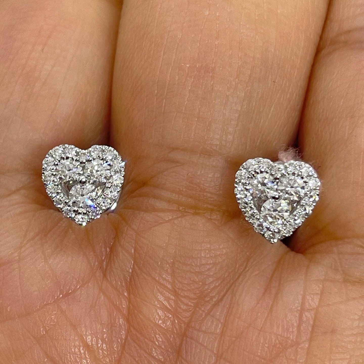 Aura heart-shaped diamond earrings in white gold | De Beers US