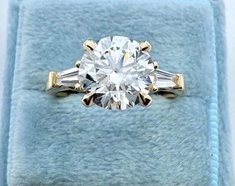 Certified 2.92 Carat Round Diamond Engagement Ring, 18K Yellow Gold Baguette Accents