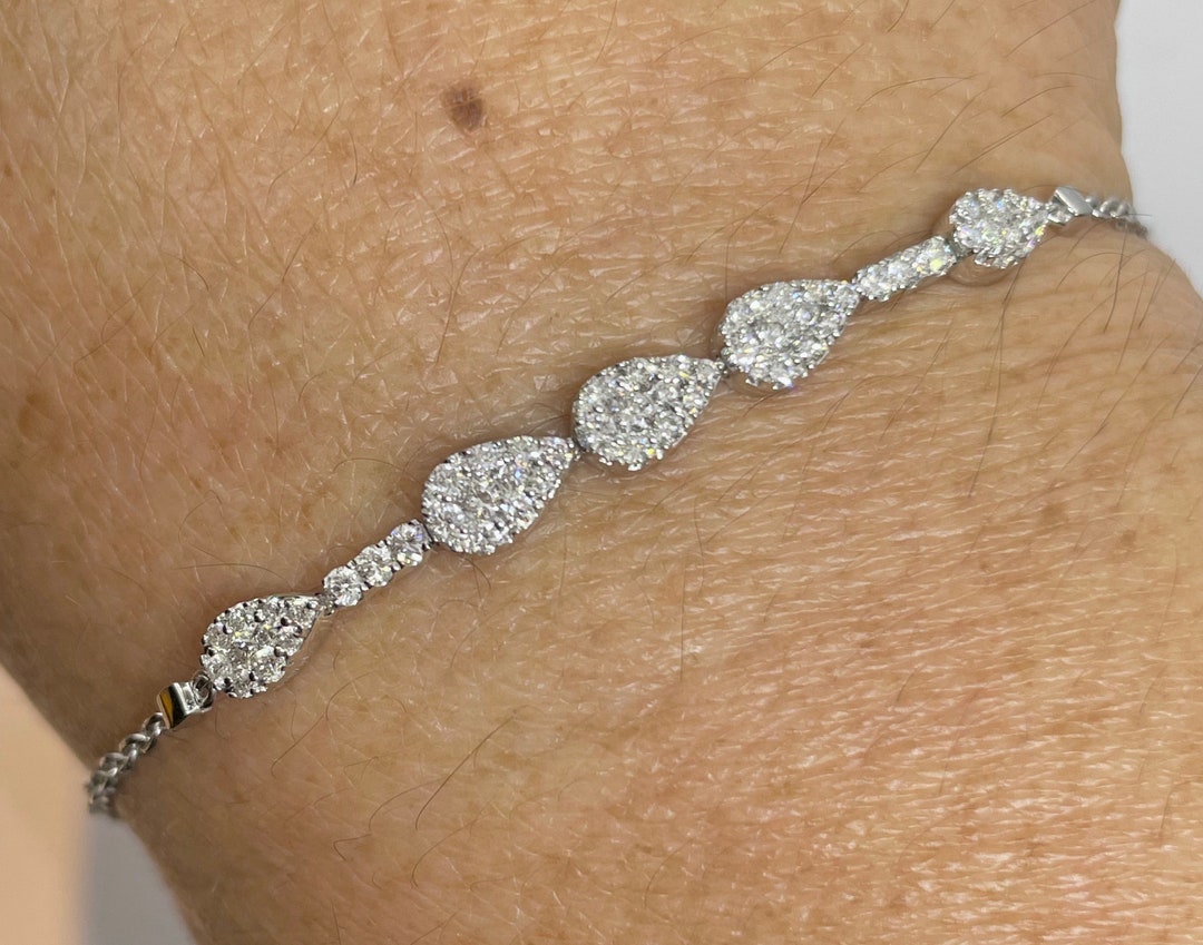 Pear shaped diamond bracelet Clearance