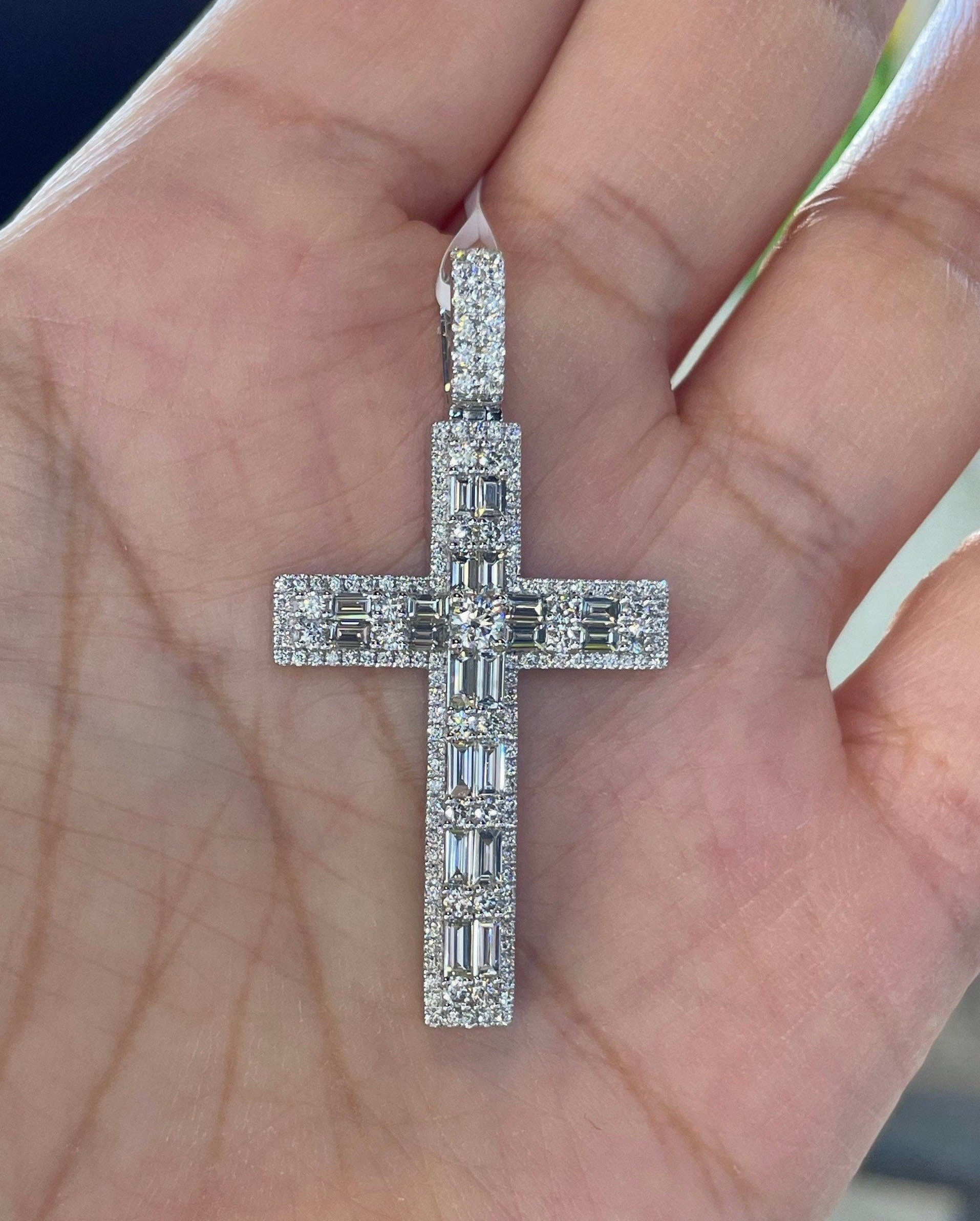 Men Diamond Cross 18K White Gold Diamond Cross Necklace Baguette