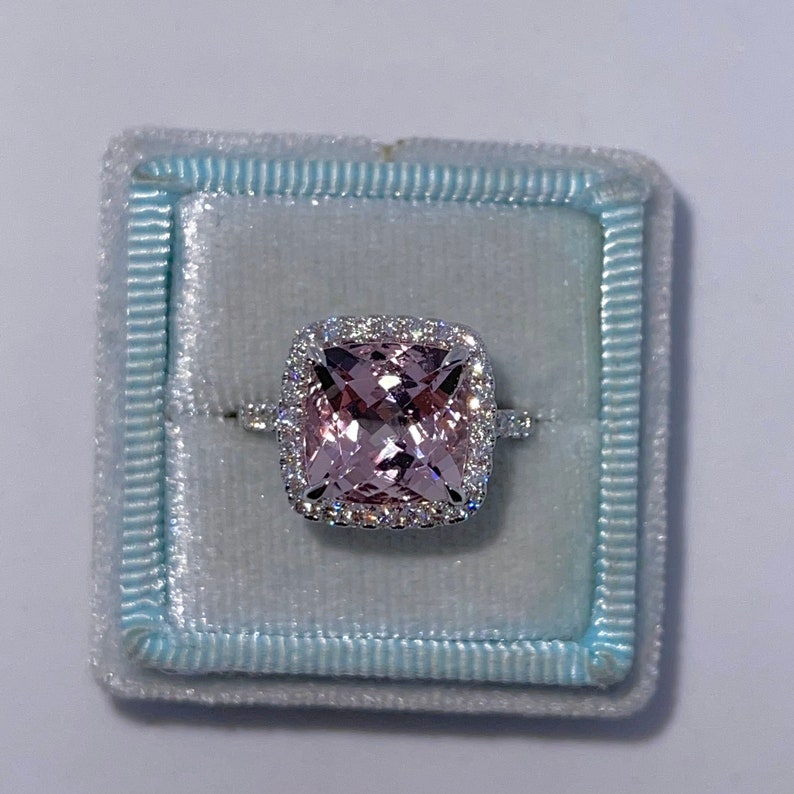 Pink Morganite Ring, Cushion Cut Morganite Engagement Ring, 14K White Gold Cushion Halo Morganite and Diamond Ring Bild 4